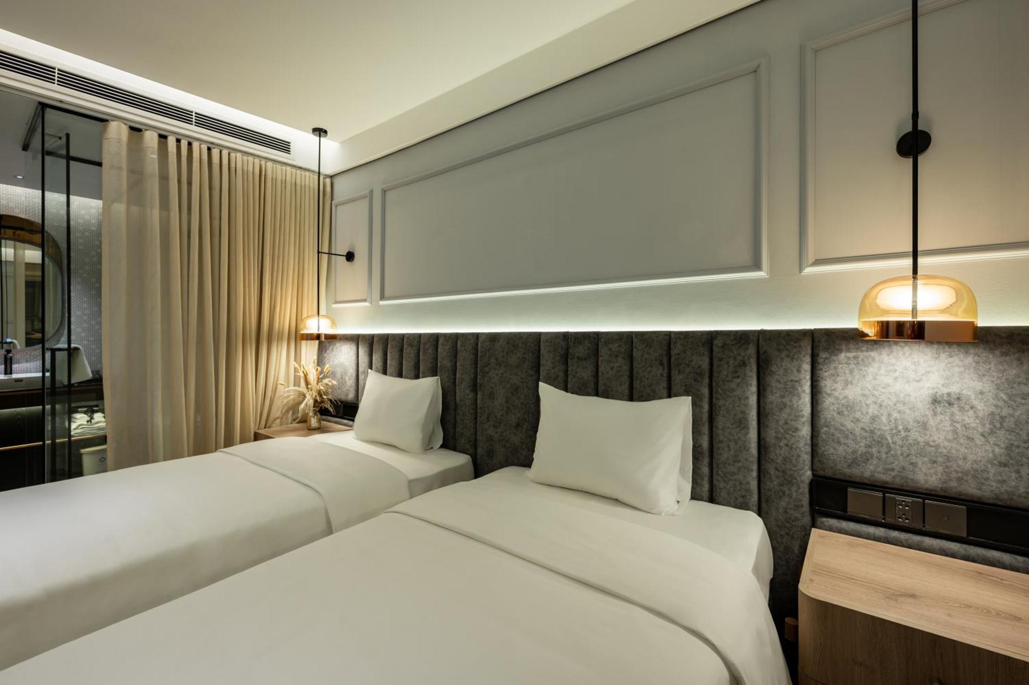 Irest Signature Ba Dinh Lakeside, Hanoi